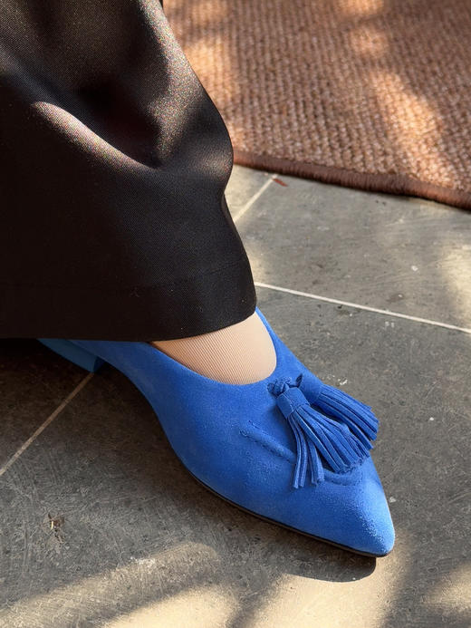 花痴推荐！超爱的小众美鞋——皮料选自意大利🇮🇹进口超柔胎牛反绒、小羊皮！线条独特流畅、满满时髦自由感！穿感舒适细腻、鞋型精致秀气，上脚气质感满满、复古高级｜三色任选 商品图7