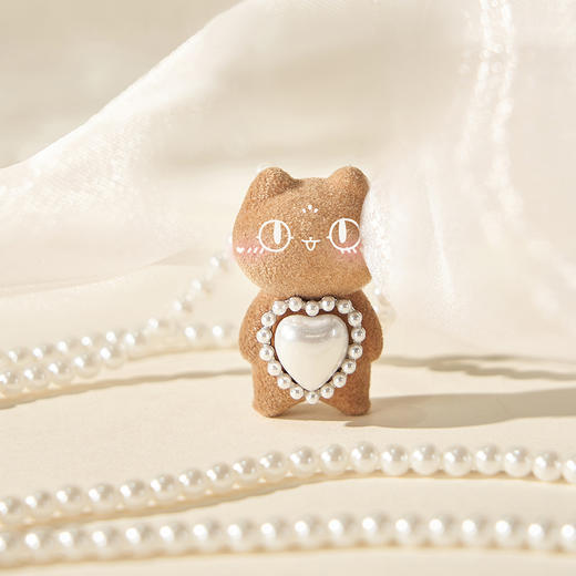 大英博物馆 巴斯特系列 米色植绒爱心珍珠 项链 商品图2