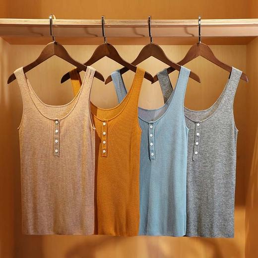 顺丰包邮洛诗琳34327时髦U领美丽诺羊毛排扣打底背心20160 商品图4