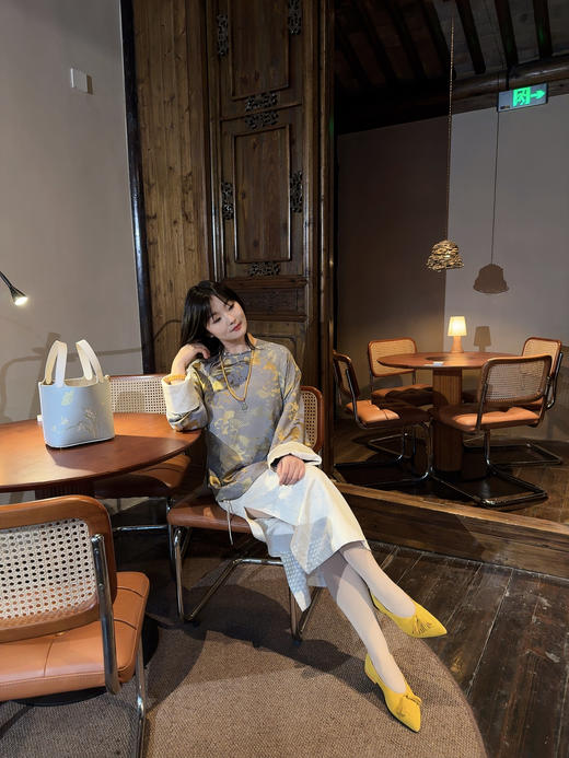 花痴推荐！超爱的小众美鞋——皮料选自意大利🇮🇹进口超柔胎牛反绒、小羊皮！线条独特流畅、满满时髦自由感！穿感舒适细腻、鞋型精致秀气，上脚气质感满满、复古高级｜三色任选 商品图13