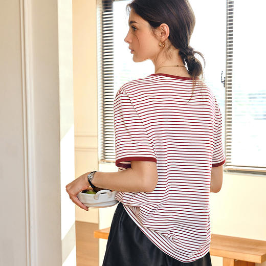 OLrain欧芮儿复古红色条纹撞色短袖T恤女春季2025年新款休闲上衣 商品图3