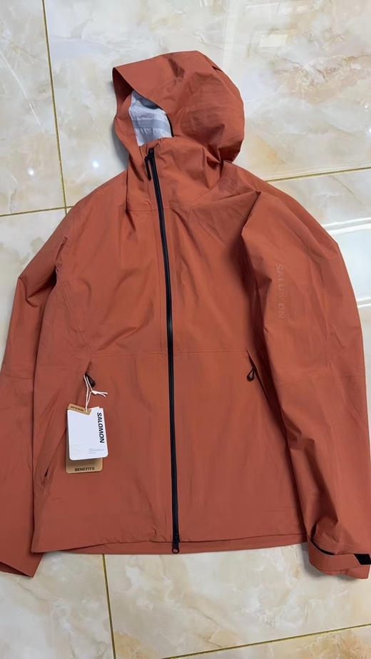 正品萨洛蒙2.5L 防水夹克，冲锋衣。
两个色，尺码S-XXL，产地:孟加拉
原价1598 商品图5