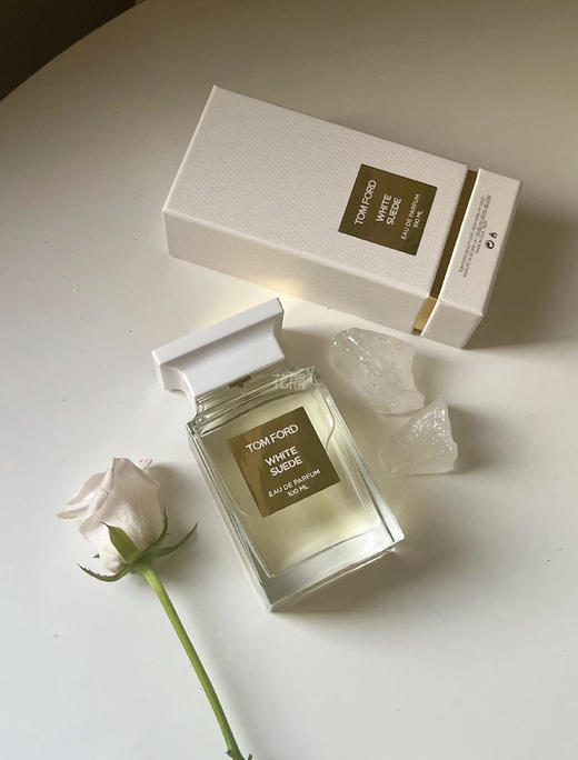 【TF白香正装】越南原单 已经跪倒在颜值和香味上了 前调:百里香、茶叶;中调:铃兰、藏红花、玫瑰;尾调:绒面革、香、琥珀麝香乳香交织，模拟出贴肤的洁净温暖，我的命中情香图干净不扰人的清纯小白花 商品图0