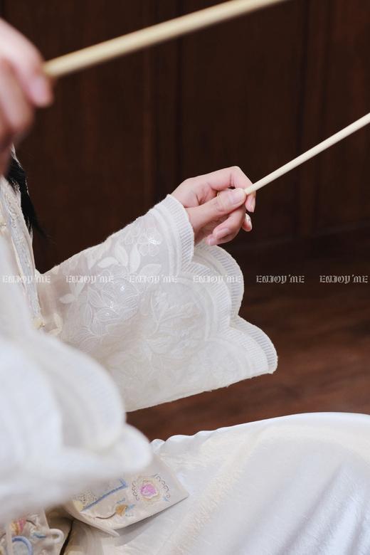 【门店同款】ENJOY春季云敛-春光推盏青花瓷中式马夹 161994683 商品图7