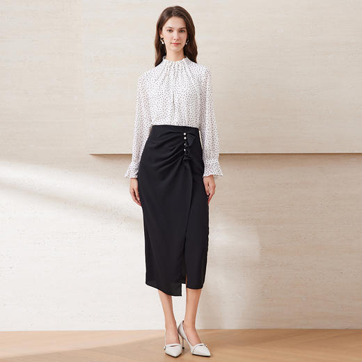 EITIE爱特爱提褶木耳花边不对称包臀高腰缎面半身裙夏季新款B2506604 商品图3