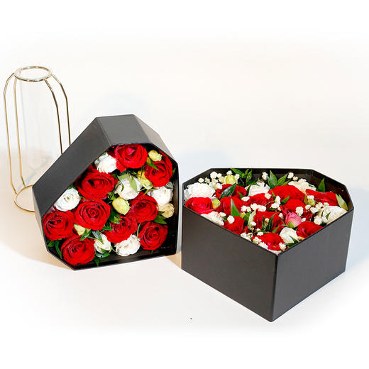 潘多拉丨9枝红玫瑰钻石礼盒 商品图1