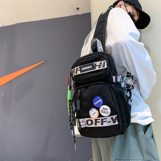 学生背包情侣款潮牌胸包男大容量防水斜挎包个性休闲多功能小背包户外运动包包 商品图1