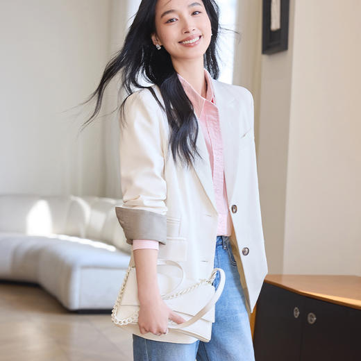 VICTORIA&VERA春季“轻盈呼吸感”气质宽松休闲2粒扣撞色袖口设计感西装外套 商品图4