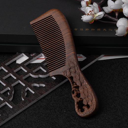 【经典】非遗传承 · 一心木梳 精雕木梳子檀木梳不带静电不伤发按摩养发荣获多项殊荣礼盒装送礼 商品图3