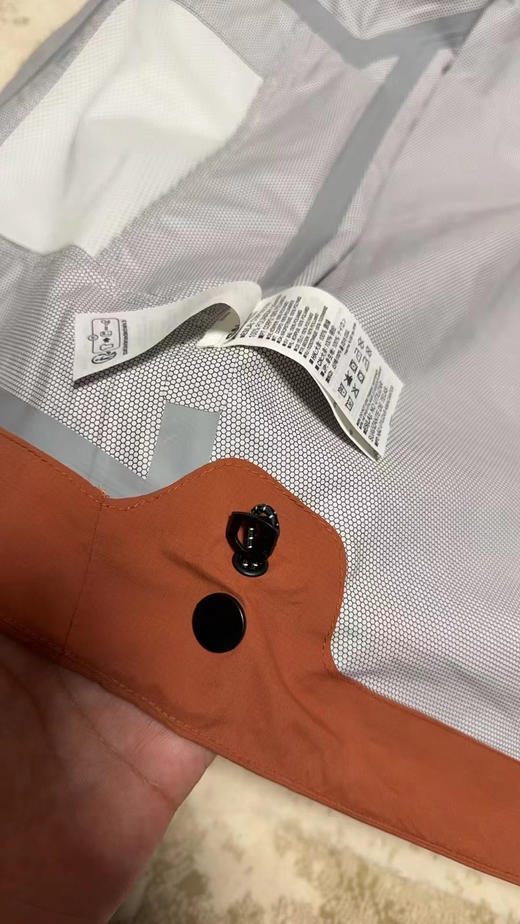 正品萨洛蒙2.5L 防水夹克，冲锋衣。
两个色，尺码S-XXL，产地:孟加拉
原价1598 商品图12