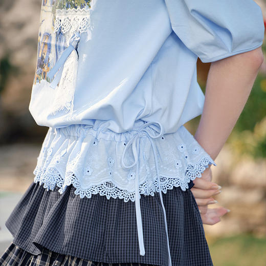 两三事梵高文艺露台寻香2025春季新款抽绳绑带蕾丝下摆印花t恤女S25CT340 商品图3