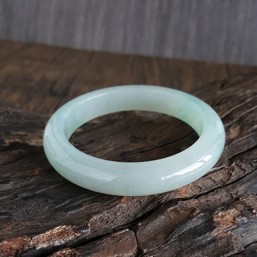 【天然正品】A货翡翠天然收藏级正桩无纹裂糯冰种晴水55号翡翠手镯女士现售价：13800！250225NJS10 商品图3