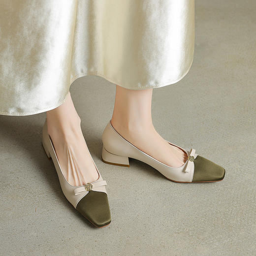 【预售5天】经典小香风中跟拼色，高跟鞋蝴蝶结浅口女式单鞋WC&M3070 商品图0