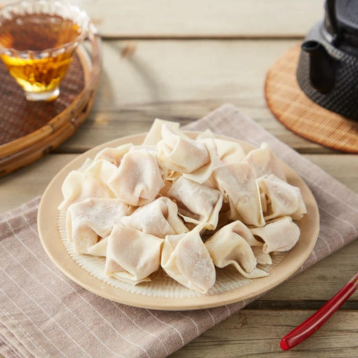 民仁堂鲜肉小馄饨。小孩非常喜欢吃，因独立包装刚好一个人食用，内还见调料包操作很方便干净卫生。馄饨皮薄肉少，口味清爽无杂味。110g/包 商品图6