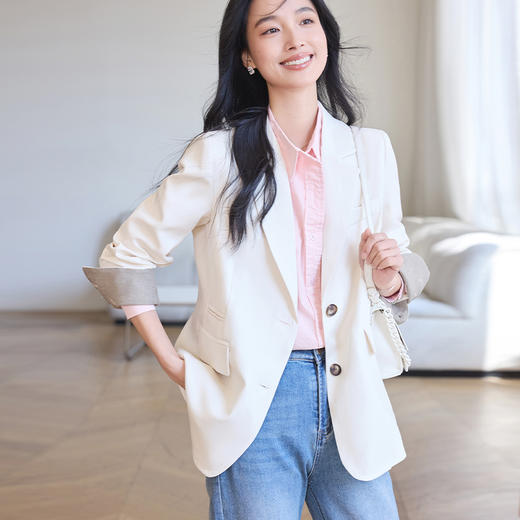 VICTORIA&VERA春季“轻盈呼吸感”气质宽松休闲2粒扣撞色袖口设计感西装外套 商品图6