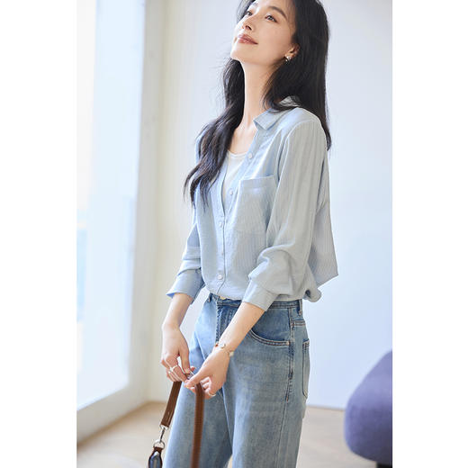 VICTORIA&VERA春季“冰萃微蓝”系列韩版百搭显瘦V领假两件竖条纹衬衫 商品图4