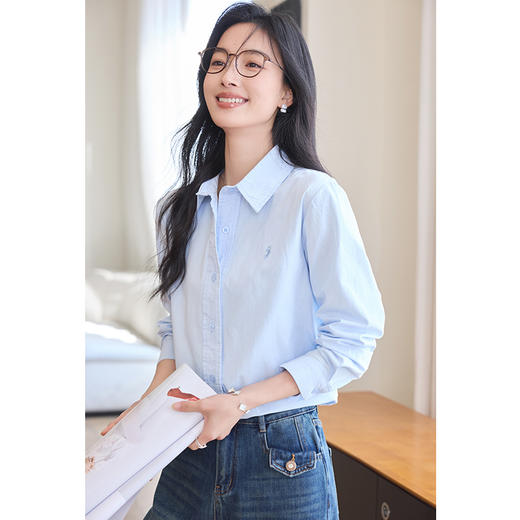 VICTORIA&VERA春季“极简多巴胺”治愈系全棉亲肤简约百搭小马刺绣通勤微透衬衫 商品图2