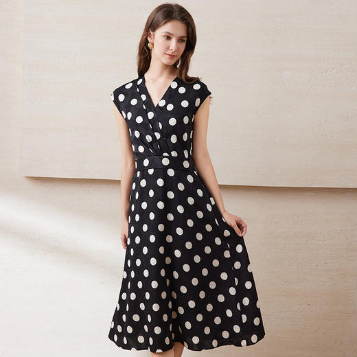 EITIE爱特爱时尚复古撞色波点V领收腰显瘦无袖连衣裙2025夏季新款B2507624 商品图2