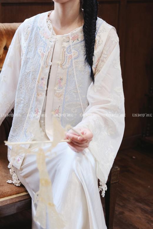 【门店同款】ENJOY春季云敛-春光推盏青花瓷中式马夹 161994683 商品图1