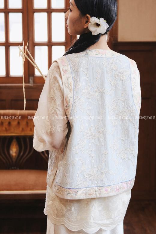 【门店同款】ENJOY春季云敛-春光推盏青花瓷中式马夹 161994683 商品图5