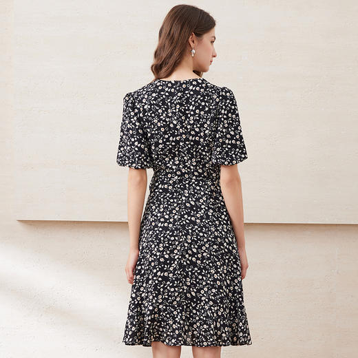 EITIE爱特爱泡泡袖气质碎花法式浪漫印花连衣裙2025夏季新款B2507644 商品图5