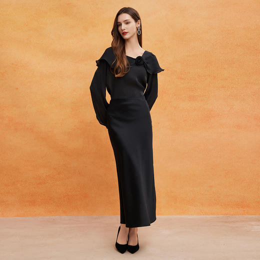 QE251斯尔丽25春季新款流水感材质荷叶边大领手工立体玫瑰盘花上衣 商品图8