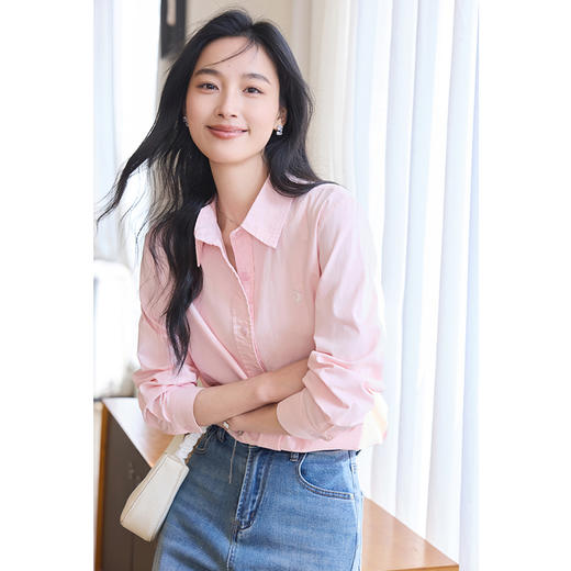 VICTORIA&VERA春季“极简多巴胺”治愈系全棉亲肤简约百搭小马刺绣通勤微透衬衫 商品图4