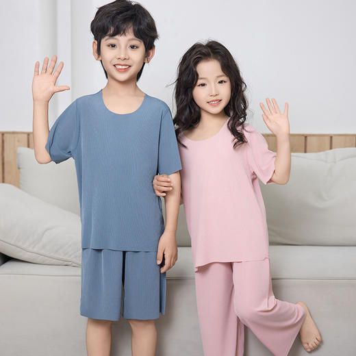 【夏季新款❗️超亲肤儿童家居服】丝绸般手感，超舒服无痕冰丝男童短袖宽松两件套女童睡衣睡裤 商品图3