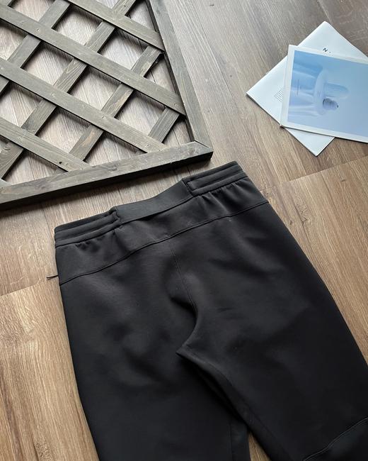 点此购买 斐乐春季男士健身跑步运动裤抗菌直筒裤子 xj 310505 商品图8