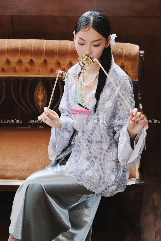 【门店同款】ENJOY春季云敛-春光推盏烟雨初霁中式外套 161946711 商品图3