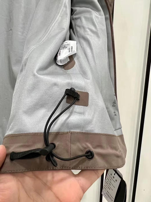 正品KOLON SPORT 可隆户外休闲 运动  徒步冲锋衣连帽款式  有效防风防雨
男款  M～XXL 现货即发 商品图8