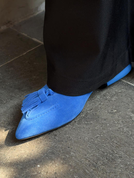 花痴推荐！超爱的小众美鞋——皮料选自意大利🇮🇹进口超柔胎牛反绒、小羊皮！线条独特流畅、满满时髦自由感！穿感舒适细腻、鞋型精致秀气，上脚气质感满满、复古高级｜三色任选 商品图6