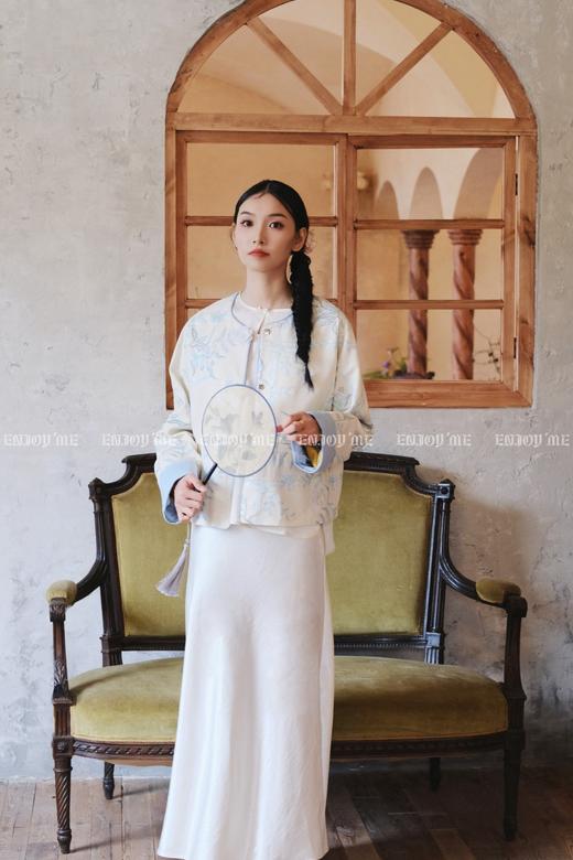 【门店同款】ENJOY春季云敛-春光推盏花集中式外套 161848070 商品图0