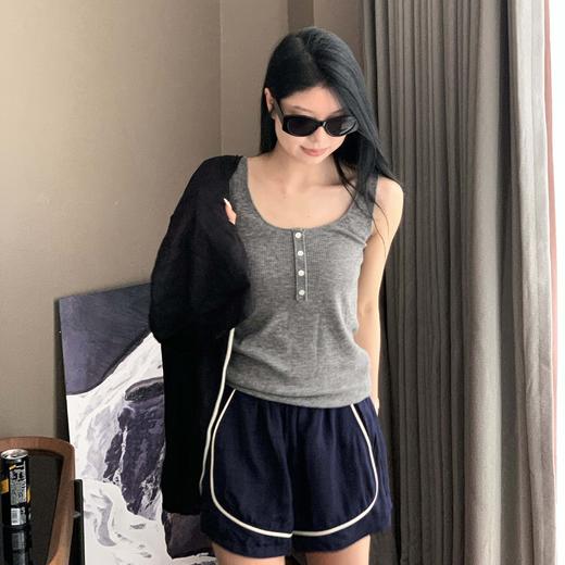 顺丰包邮洛诗琳34327时髦U领美丽诺羊毛排扣打底背心20160 商品图1