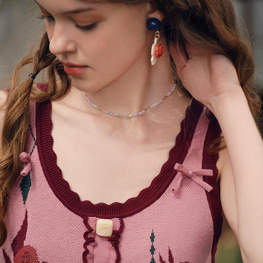 两三事梵高文艺花漾细语2025春新款甜美方形纽扣花色无袖针织衫女 商品图2