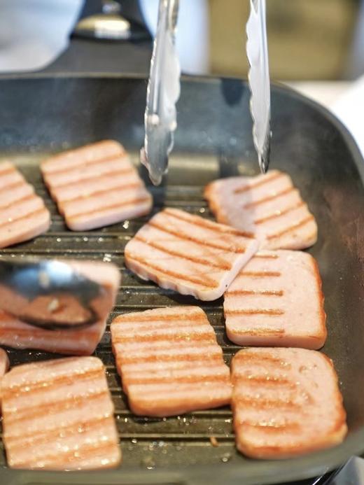 加赠2片午餐肉肠！【王家渡午餐肉】原味/泰国香米味 米其林星级工艺 低温慢煮 工艺锁鲜 肉质鲜嫩多汁 火锅料理三明治必备！ 商品图6