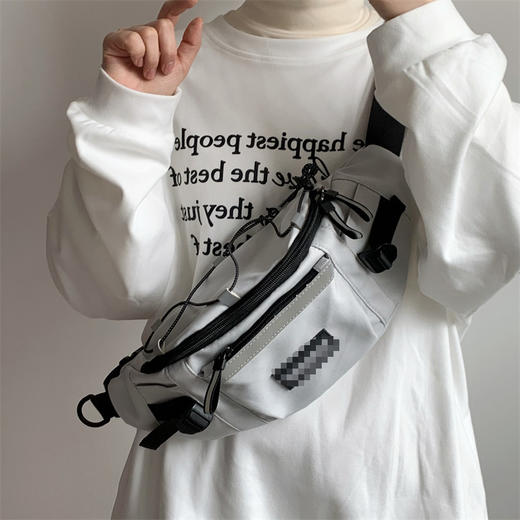 ins风休闲潮流腰包斜跨包男女通用带挂件骑车大容量百搭胸包 商品图1