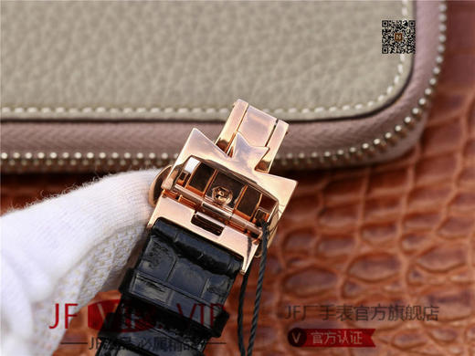 江诗丹顿伍陆之型FIFTYSIX 4000E/000A-B439 这款手表设计表达了康斯坦丁在1950年代展示的特别丰富的创造力 商品图6