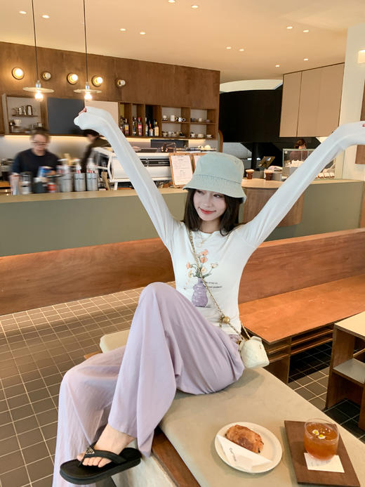 【110元任选2件】最后一波现货！花瓶印花修身长袖T恤 商品图8