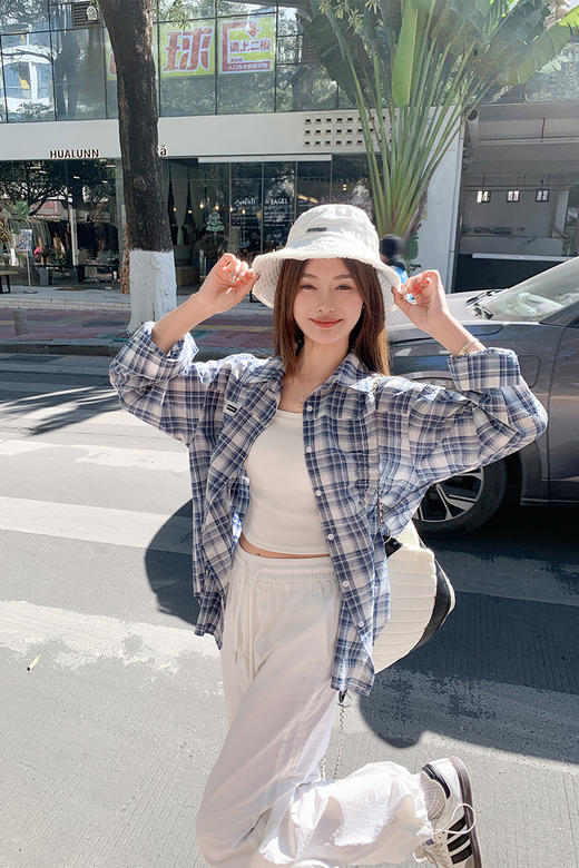 <曾小咸推荐>新品现货秒杀！卖完下架不再补 ！微信粉丝打折价！！藏蓝色格子衬衫 日常169.99/件 立减80 秒杀89.99/件！！ 商品图5