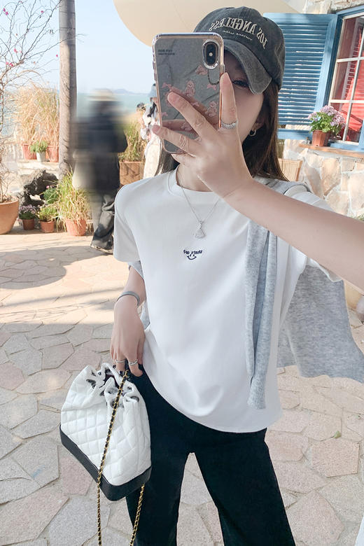 <曾小咸推荐>韩系简约笑脸刺绣正肩短袖T恤 商品图5