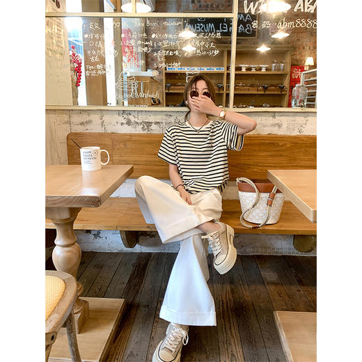 <曾小咸推荐>休闲百搭黑杏条纹宽松圆领短袖T恤 商品图2
