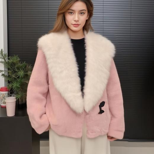 水貂绒皮草外套；短款大翻领 商品图3
