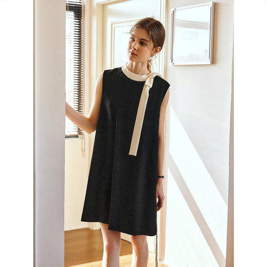 欧芮儿2025夏季新款气质拼接绑带蝴蝶结设计法式宽松无袖连衣裙女 商品图3