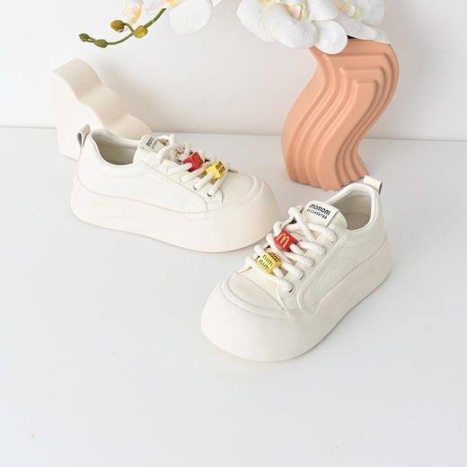 经典鲨2025年春季新款纯色厚底系带休闲平底小白鞋面包鞋女KW142-517031 商品图2