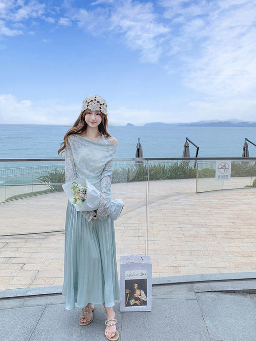 张心子【天菜美女】春夏防晒纯欲风拼接挂脖小衫上衣 U2502031 商品图9