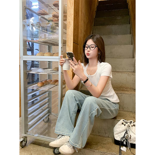 【110元任选2件】最后一波现货！不规则下摆蕾丝挂脖T 商品图2