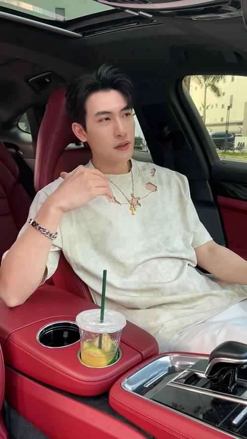 T2246春夏新款时尚个性扎染撞色刺绣镂空圆领短袖T恤百搭情侣套头上衣 商品图0