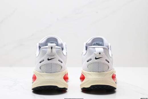 耐克NIKE VOMERO 18舒适减震防滑低帮休闲运动跑步鞋HM6803-101男女鞋 商品图5