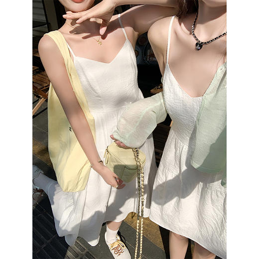 <曾小咸推荐>韩系甜美风白色V领长短款吊带连衣裙 商品图4